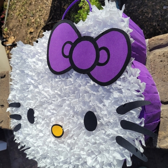 Handmade custom Hello kitty Traditional Mexican Piñata 🪅 Purple - Picture 6 of 6